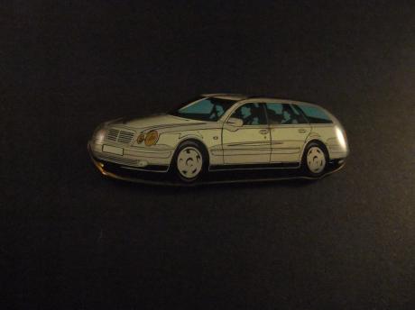 Mercedes-Benz E 280 Break grijs ( personen in de auto